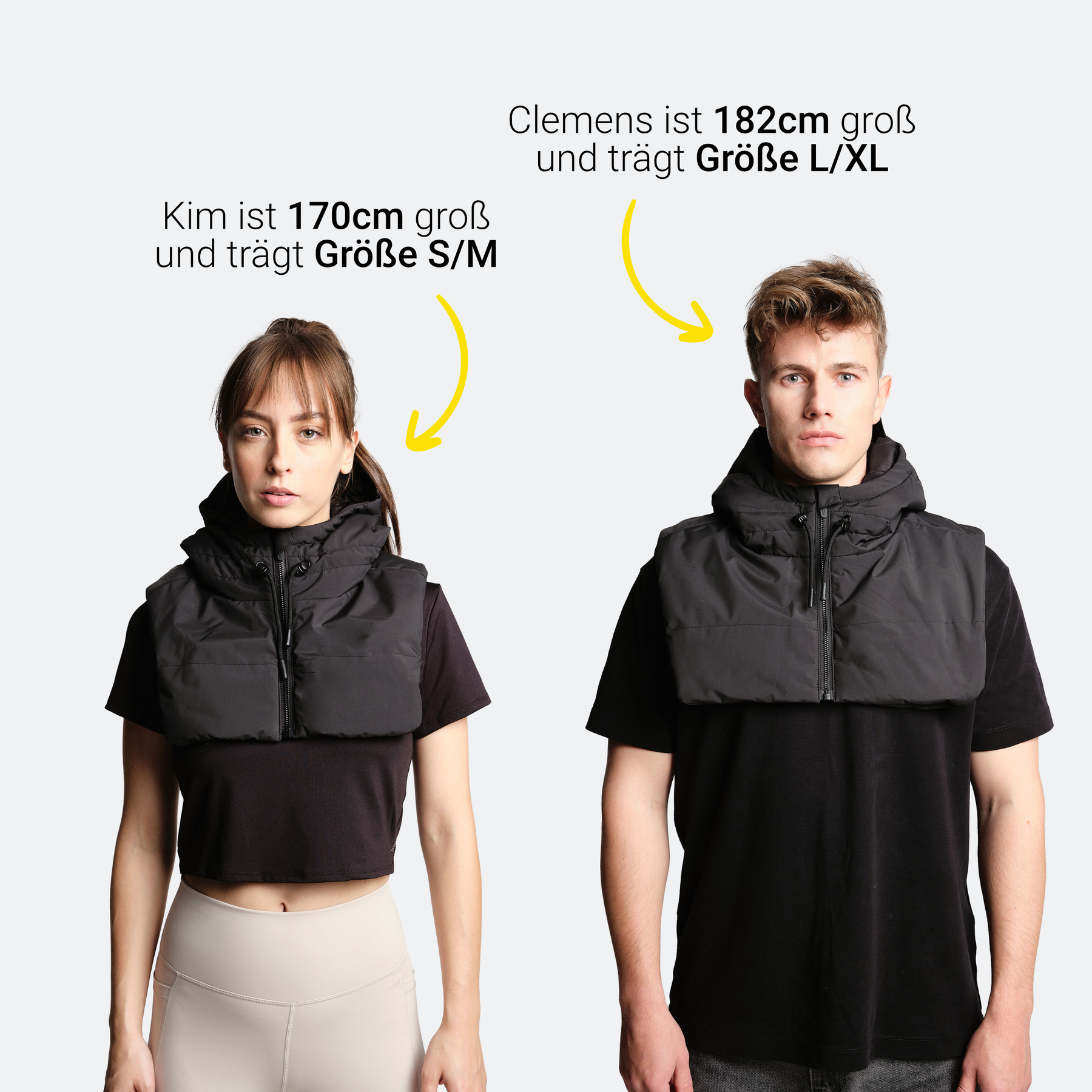 Zwei Personen tragen schwarz Commute Hood von OAK25, Kim (170 cm, Größe S/M) links, Clemens (182 cm, Größe L/XL) rechts