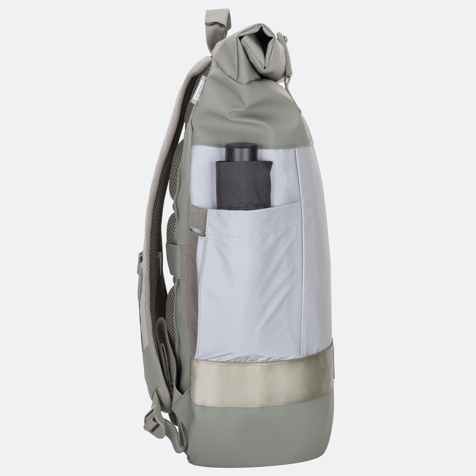 Salbeigrüner Rolltop-Rucksack mit seitlichem reflektierendem Getränkefach und verstellbaren Trägern