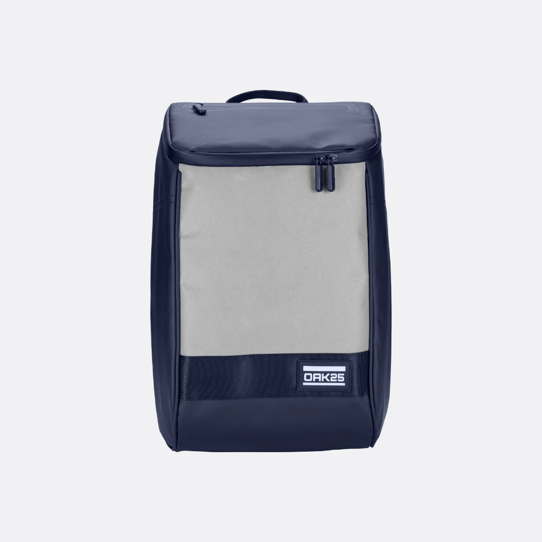 OAK25 Fahrradrucksack unisex in Navy mit reflektierender Vorderseite und schwarzem Boden