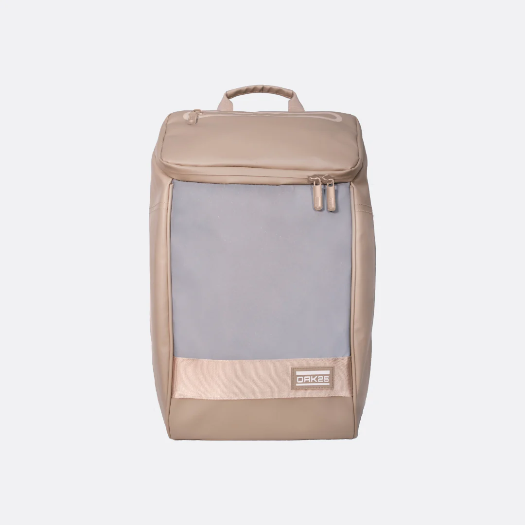 Sandfarbener OAK25 Fahrradrücksack mit grauer Front und reflektierenden Details